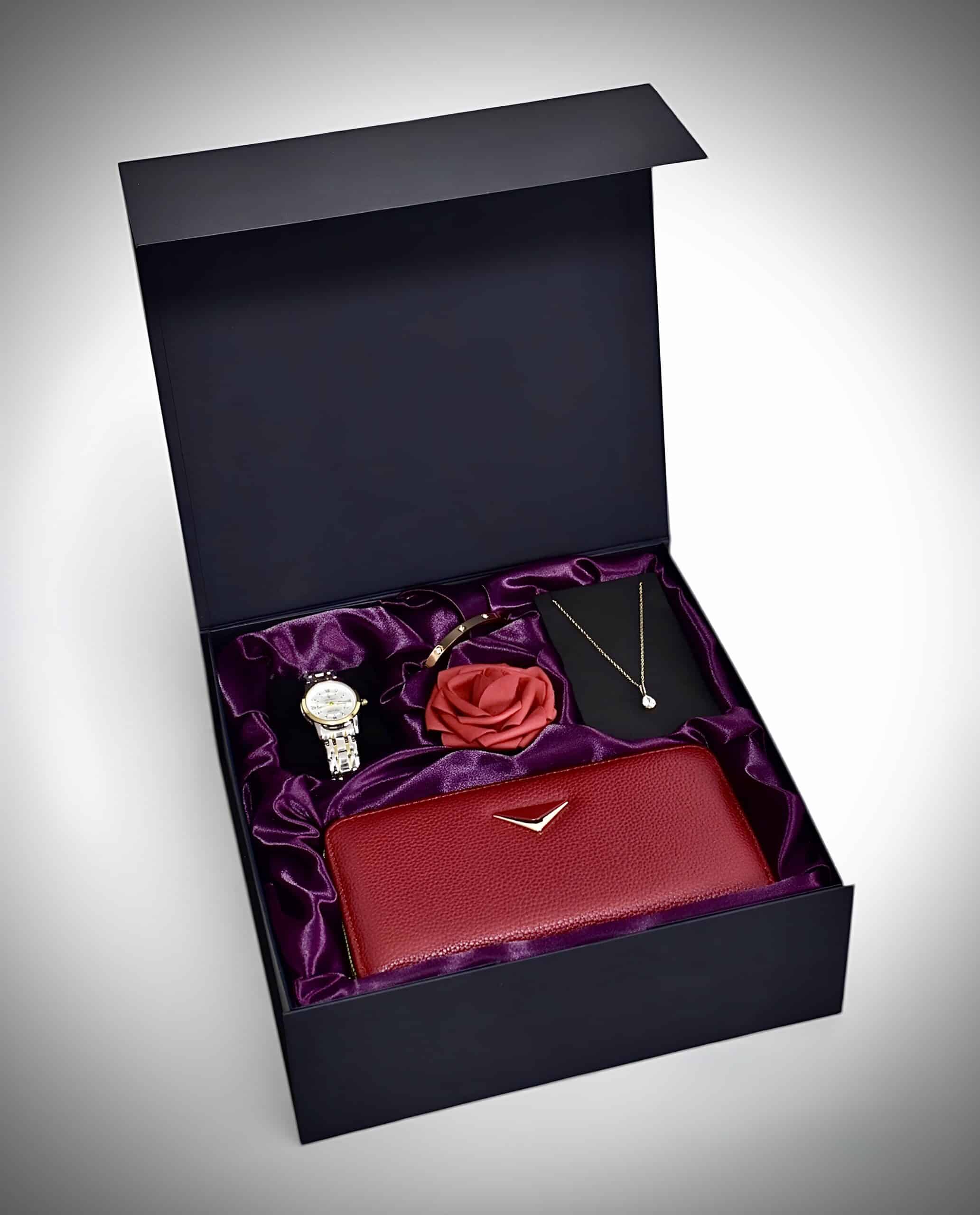 Women’s Signature Set Red