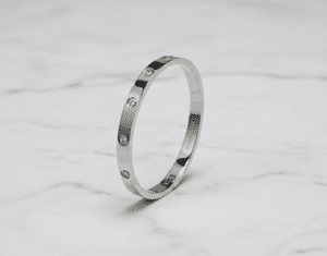 Women silver tone bracelet