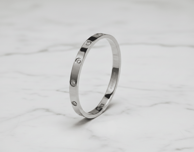 Women silver tone bracelet