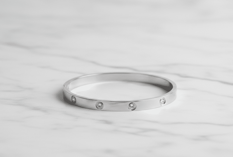 Women silver tone bracelet