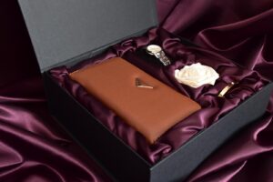 Elegant gift box with accessories.